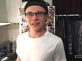 Max Carter & Oliver Nash in Oliver Nash Solo - HelixStudios